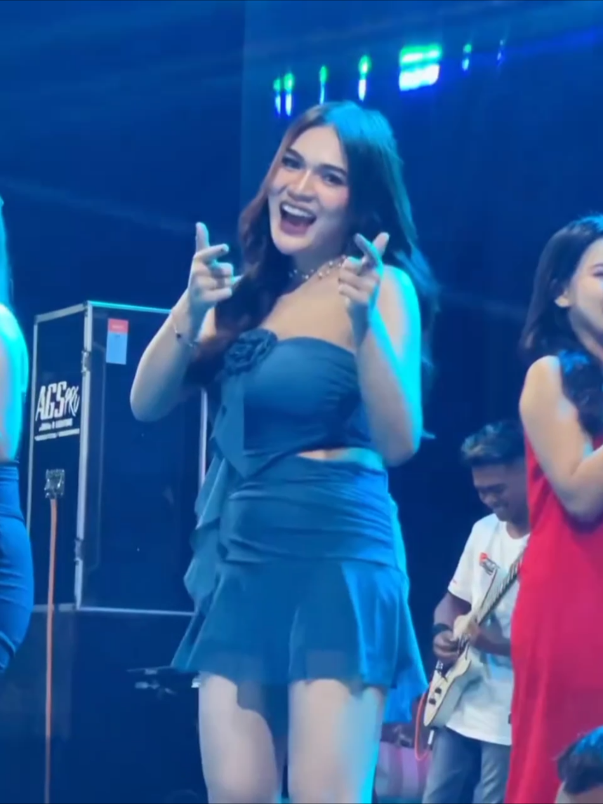 #meikeyolanda  #ekajungs  #dindateratu  #fyppppppppppppppppppppppp  @meikeyolandaaa 
