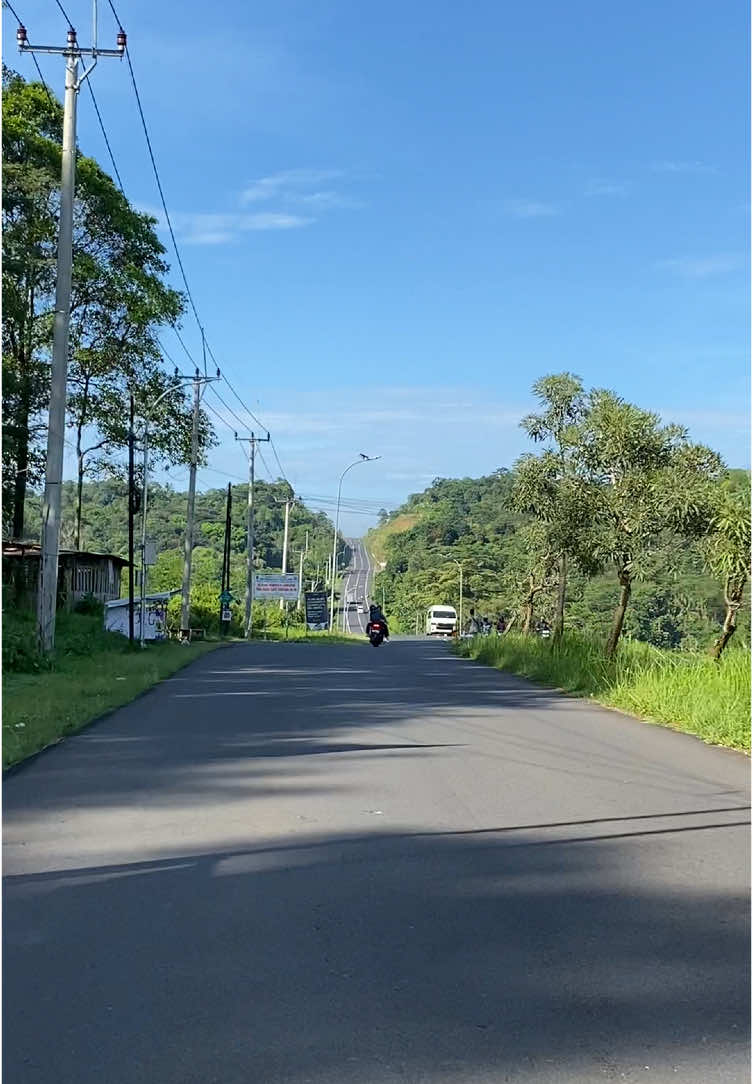 Gak pernah bosen main ke jalan baru😁#kuningan #kuninganjawabarat #gunungciremai 