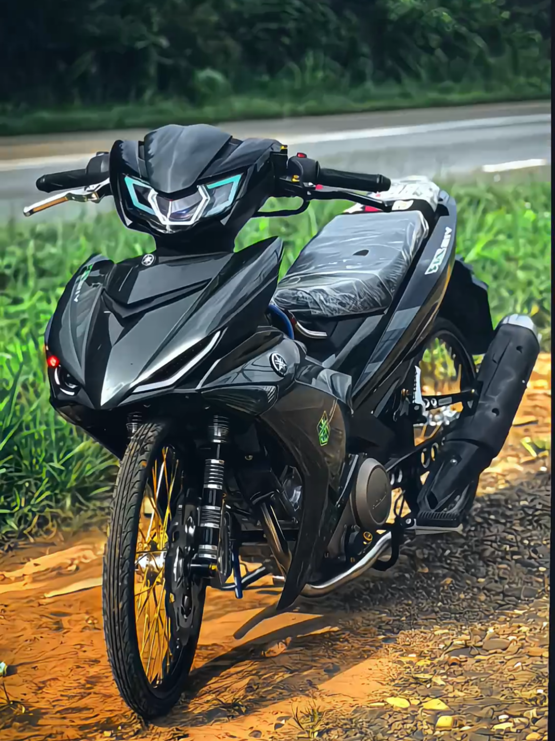 info Di terima,,cowo Mx king mau lewat🫴🏼@yamomoooo  #y15zrmalaysia #mxking150 #borneostyle⚡ 