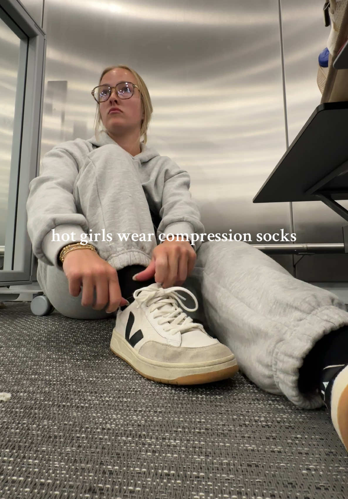 It’s a known fact that hot girls wear compression socks 🧦🤭