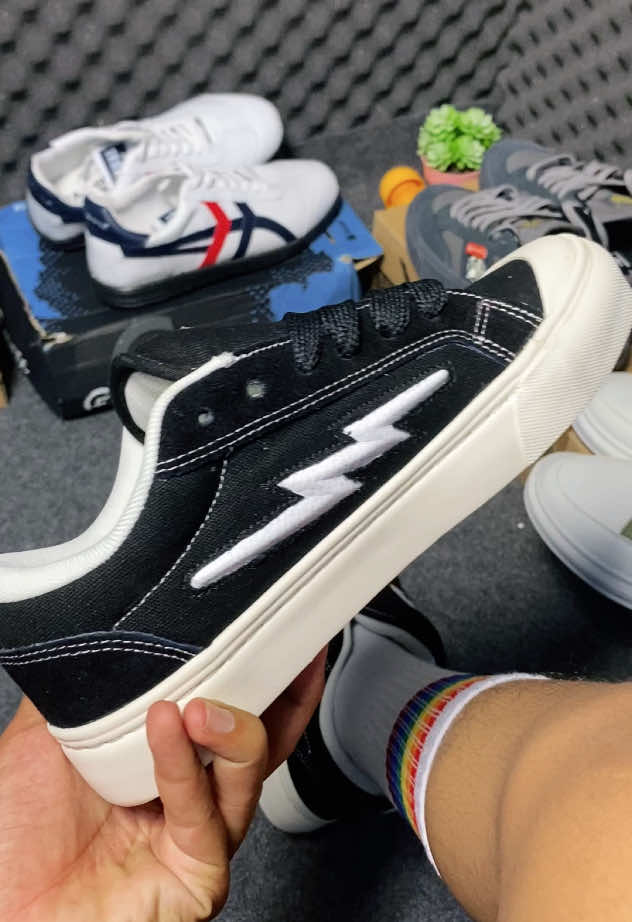 Sepatu gemuk unisex sneakers kekinian nyaman dipake seharian #sneakersunisex #prayerkids #sepatugemuk #sepatuunisex #rekomendasisneakers 