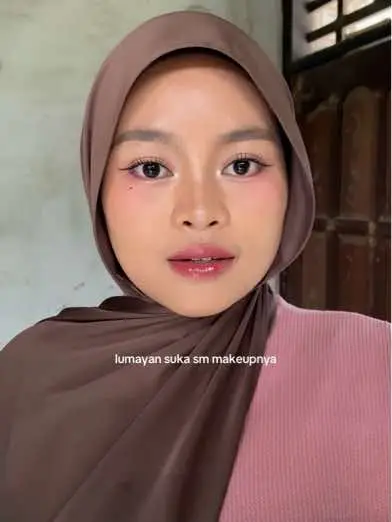 ikutan trend tp pake sound yg beda hehe aku ga masalah klo ga pake hijab item, tp yg penting warnanya 