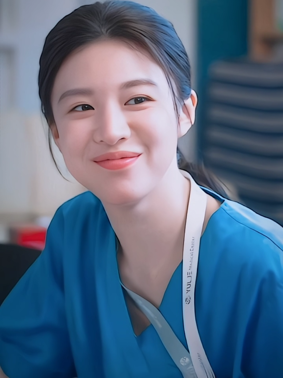 Full senyum 🥰 #goyounjung #고윤정 #residentplaybook #kdrama 