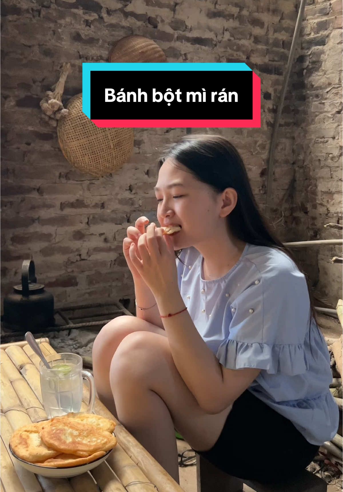Món bánh theo suốt cả tuổi thơ của mọi người là gì ạ? Với em thì chắc chắn là bánh bột mì rán rùi #quanhlotus #xuhuong #binhyen #quehuong #viral #fyp #tuoithotoi #tuoitho #tuoitho8x9x #fyppppppppppppppppppppppp 
