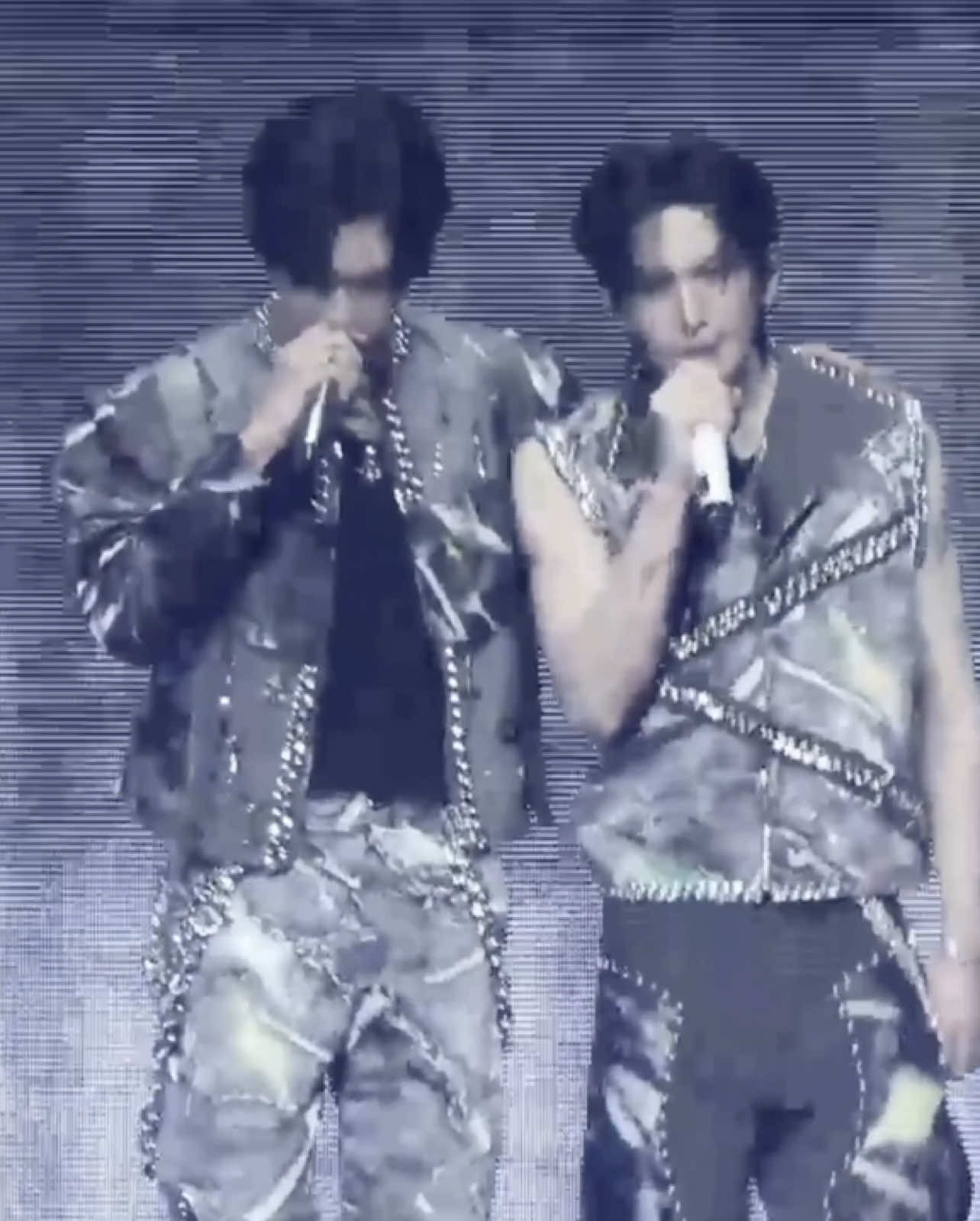 THEY LOOK SO GODOOODOEvbanw  #perthsanta #perthsantaedit #perthtanapon #santapongsapak #perthppe #santapp #perthedit #santaedit #fyp #foryou #เพิร์ธแซนต้า #เพิร์ธธนพนธ์สุขุมพันธนาสาร #แซนต้าพงศภัคอุดมโภชน์