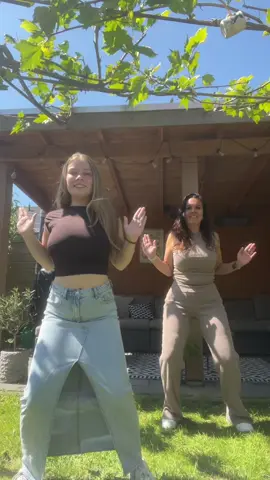 ~Dansje met mama~ #dancing || willen jullie meer met mama?|| #MomsofTikTok #loveyou  @💗 @Suzanne TikTok 
