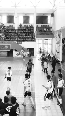 keep up the team spirit👊🏻#futsal #fypage #4upage #fyp 