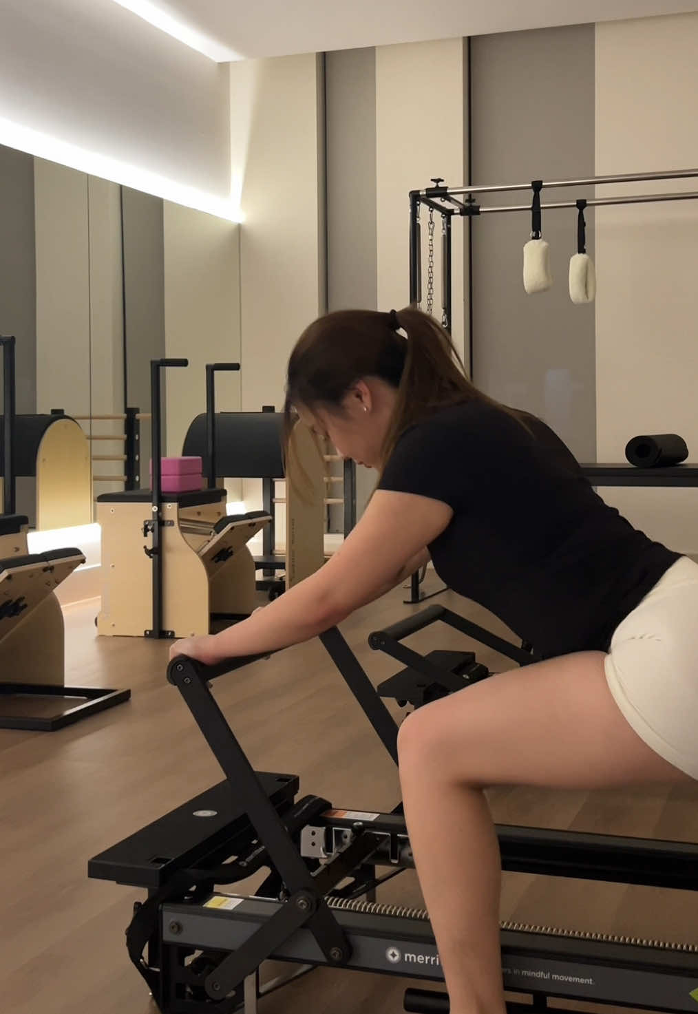 New pilates studio Surabaya pusat 🧘🏻‍♀️🎀 Udah pake merrithew, aesthetic, affordable, super instagrammable 1000/10 Book ur classes now!!! 😙 @axispilates.studio on insta  #pilatessurabaya #fyp 