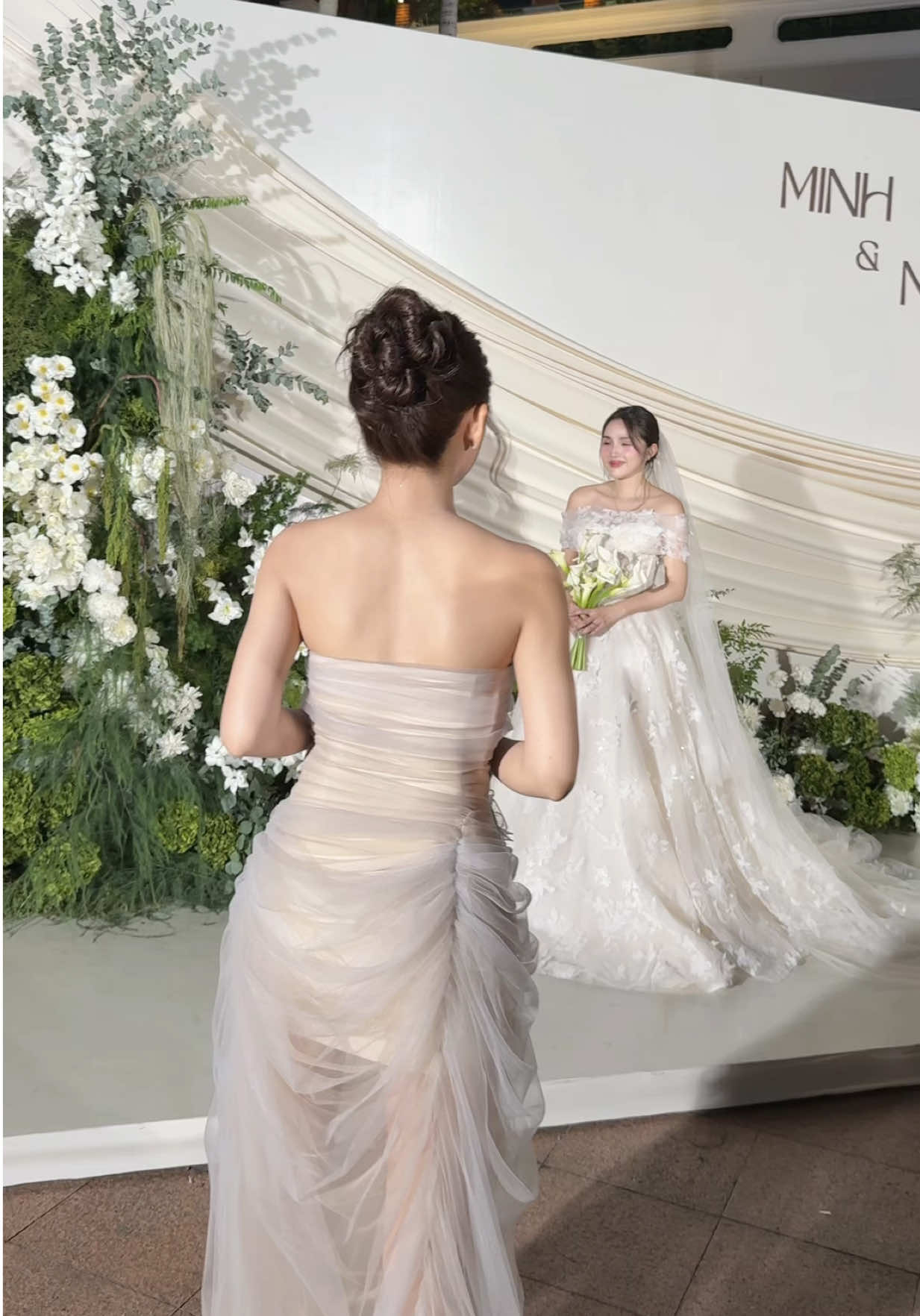 Mong rằng, cô gái của tui sẽ mãi mãi hạnh phúc 💕🎀🌷❤️  Cơ mà biết cưới quá, đúng lúc vàng lên 😅😅😅 #CapCut #outfitideas #fypシ゚ #moingaymotoutfit #xuhuong #tiktok #trend #trending #style #Love #hihiiiiiiiiiii😻😂 #fyppppppppppppppppppppppp #votrinhungvui #votrinhungcute 