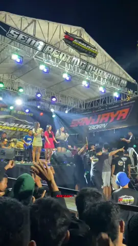 ayoloo @SANJAYA REBORN BLORA #sanjayareborn #ojingblora #ojingtogether #blorautara #orkesblora #storyojing #ucupyoyaa 