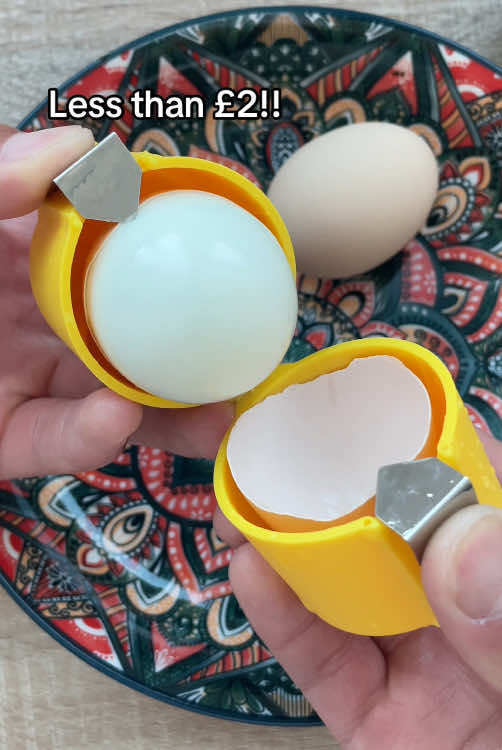 Peeling a perfect egg has become so easy!! #egg #eggopener #eggcracker #bakingtools #spotlightfinds #fyp #goodthing 