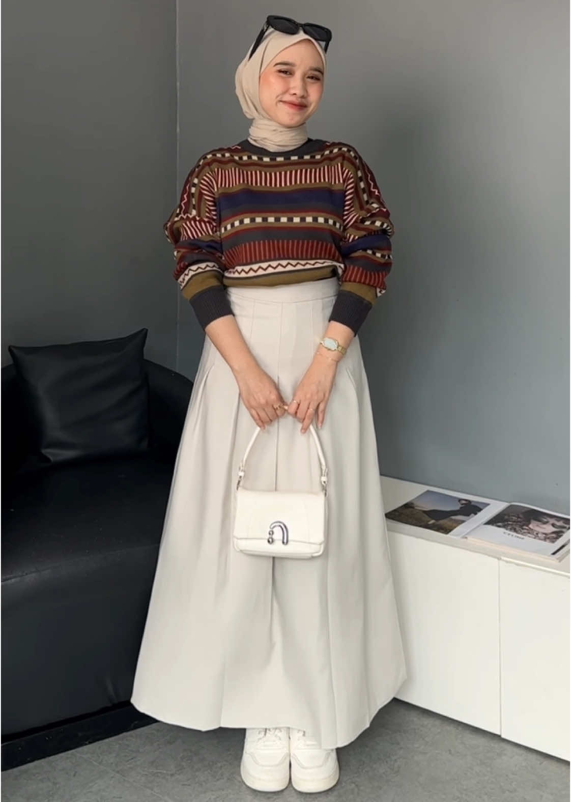 knitwear garis keras 🙏🏻🖤 sweater — L!NKK 599a skirt — 349a bag — 361a sepatu — 40a #fyp #knit #knitwear #casualoutfits #casualstyle 