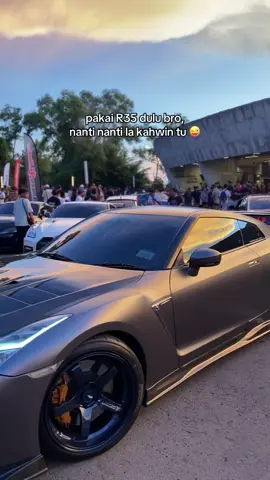 R35 > marriage #fypp #xybca #r35gtr #cars 