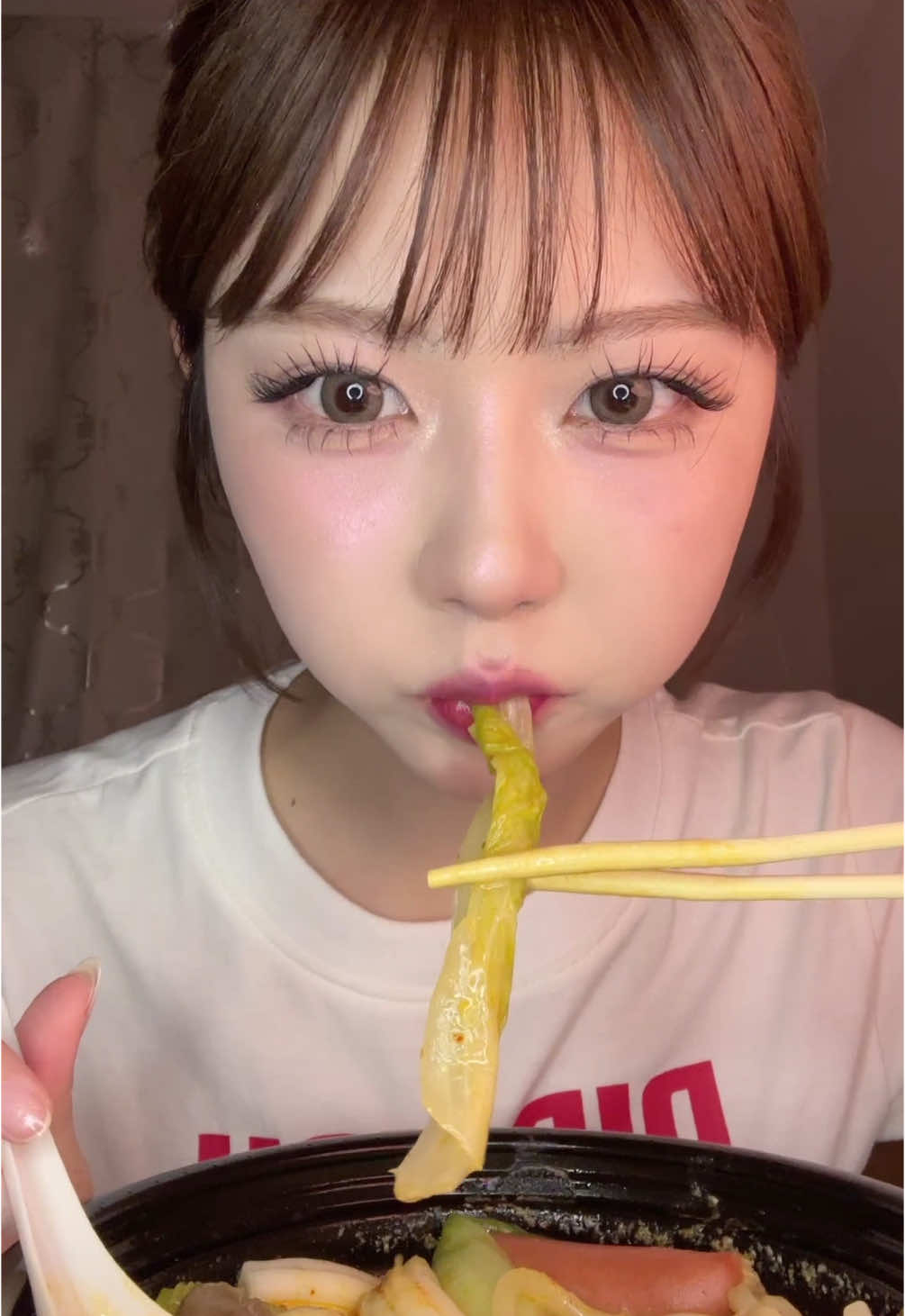 久しぶりの麻辣湯ASMRですᐩᕀリクエストたくさんありがとう今日は双子マーラータンでしゅ(◜ᴗ◝ )#fyp #04 #추천 #asmr #grwm #モッパン#麻辣湯 #먹방 #먹방asmr 