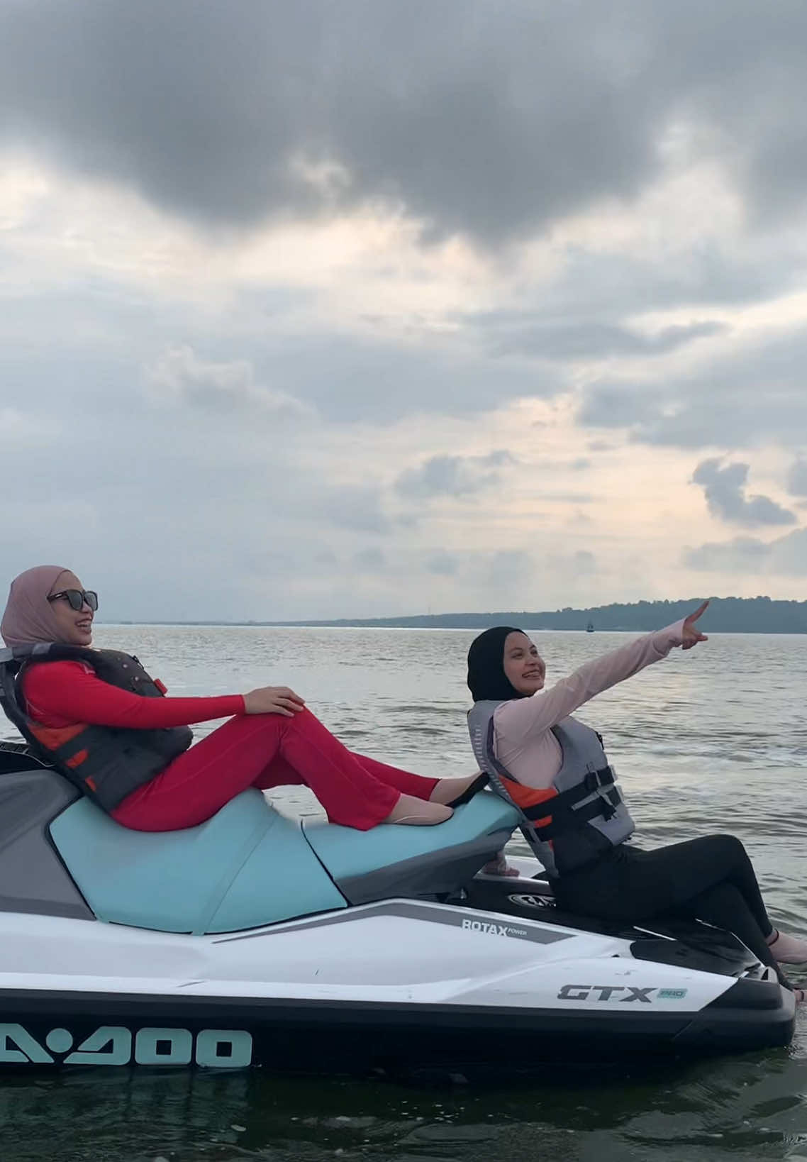 nteci keren bgt sgt pro bermain jetskii #seadoosafarisurabaya #jetski @seadoo safari surabaya 