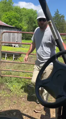 Taking the new cattle on the new farm a little treat.#farmfamily #cattle#hay#farm#ranch#fypシ @wes.ellis86 