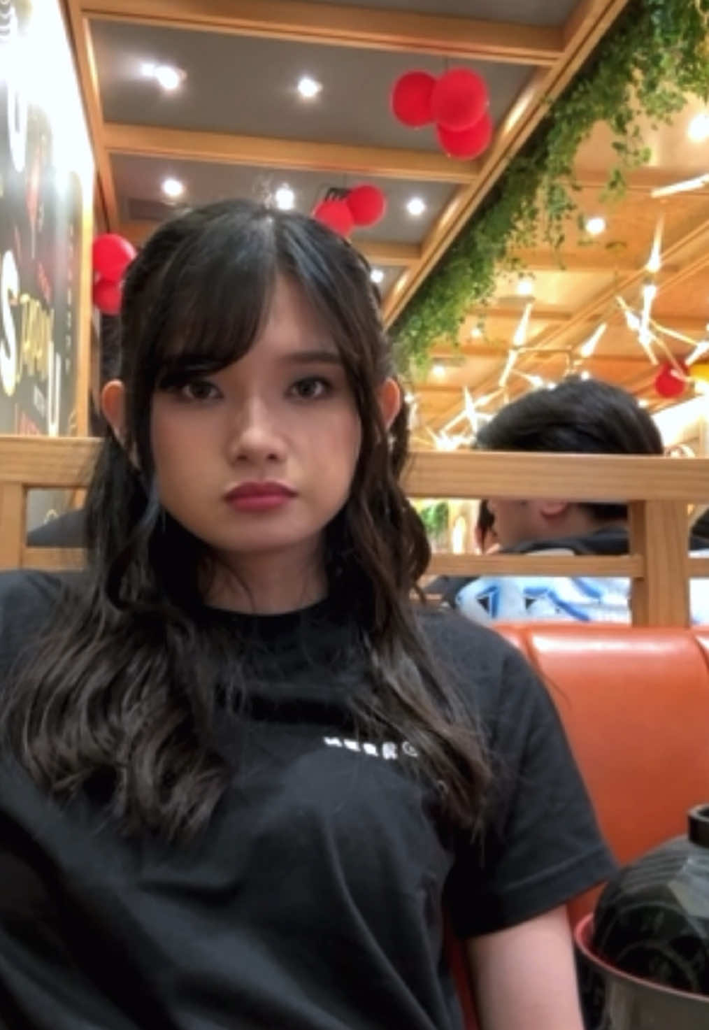 POV: ngeliatin orang kekenyangan. @Indah Cahya 