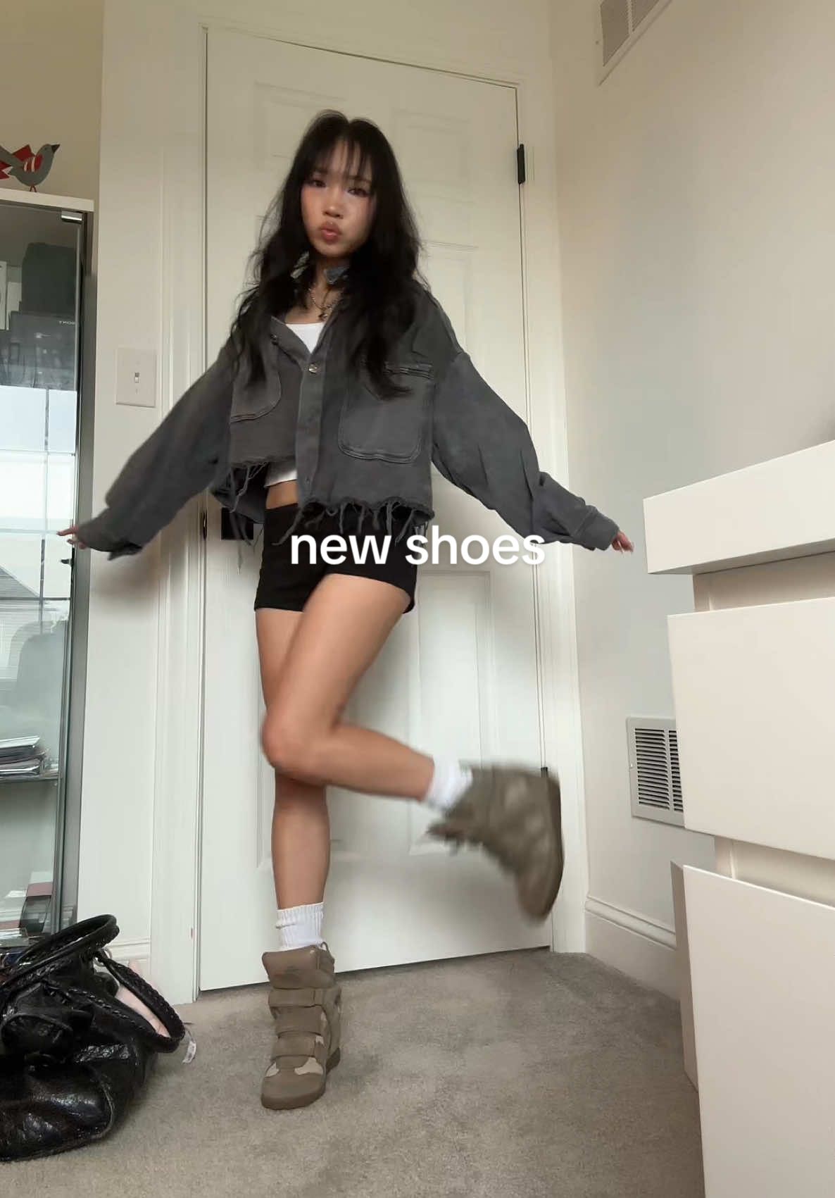 #isabelmarantsneakers #balenciagabag #tumblrgirl #fitcheck #tumblraesthetic @pacsun @Edikted 