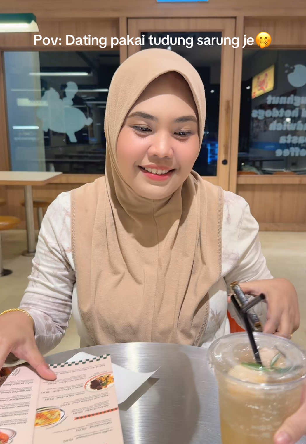 Biasa ada ank kecik, sarung apa ada aje🤣  #tiktok #fyp 