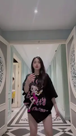 Tui đi ăn kiểu chả lấy cho em bình rượu 😆😆(dc:@Độc Lạ Bình Bông 🌷 )#tiktokdancevn #xuhuong 