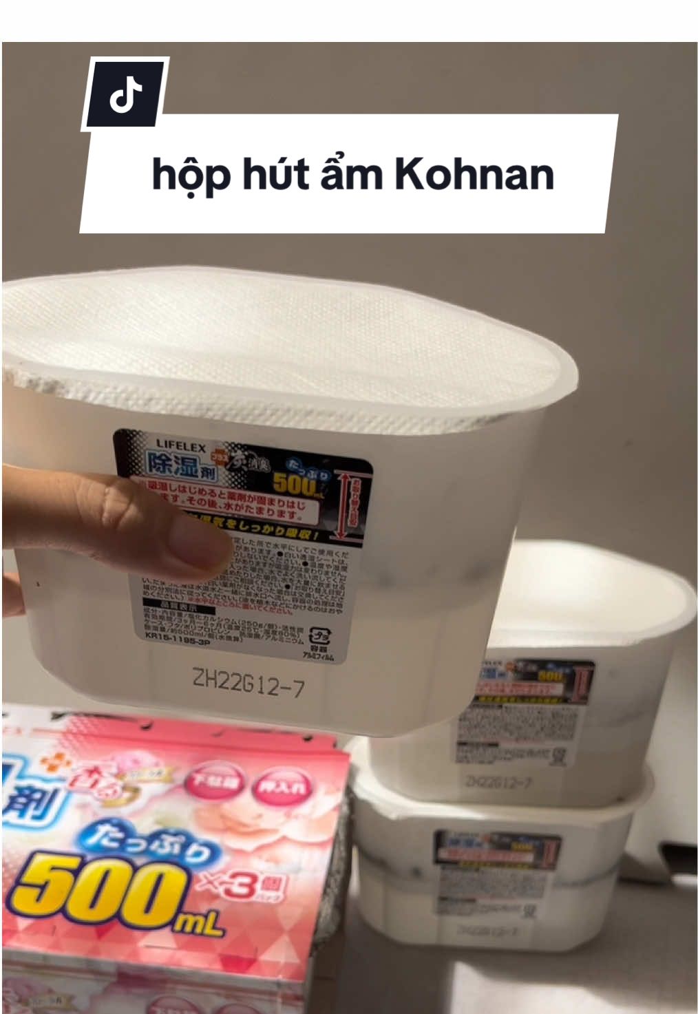 1 lốc 3 hộp 500ml 59k nhưng rất hiệu quả khử mùi, hút ẩm #hophutam #kohnan #xuhuon 