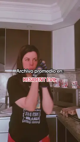 Luego sale un regenerador todo feo detrás tuyo a darte un guamazo 💀 cr: @Dominic Schmidt  #residentevil #re #weeb #Gamer #leonkennedy #claireredfield #chrisredfield #jillvalentine #steveburnside #regeneradores #re4 #re2 #re3 #humor #fyp #lentejas #latam 