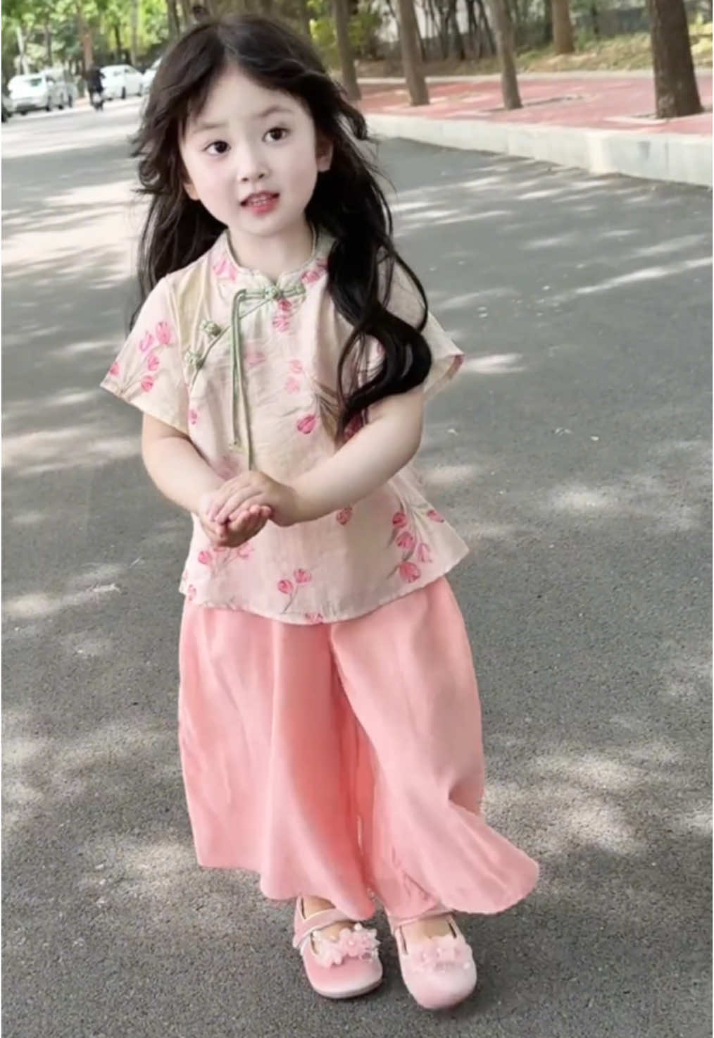 #thờitrangtrẻem #quầnáotrẻem #đồxinhbégái #mebe #thoitrangquangchau 