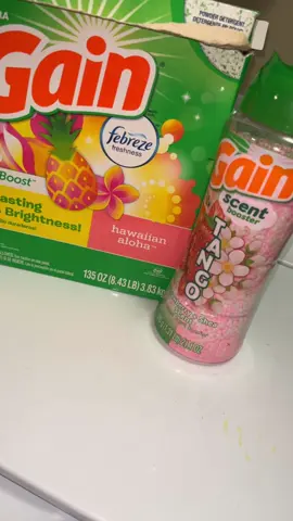 Trying the new Gain strawberry and shea scent beads 🍓 this smelled so good! #Gainstrawberryscentbeads #laundrytok #fypシ #gainlaundrydetergent #gainoverload #signautureselectscentbeads 