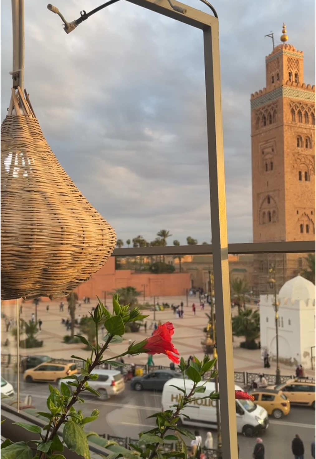 Lost in the beauty of my city, where every moment is a vibe ❤️.                                    #cupcut #marrakech #morroco #rooftop #theview #koutoubia #goodvibes #moments #tik_tok #moroccancharm #trendsong #merakchvibes 🫶🏻#CapCut 