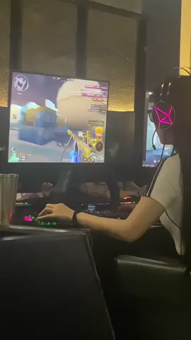 Quán net của b có nữ game thủ ntn thì b sẽ làm gì =)))) #thuytrangcfvn #dotkich 