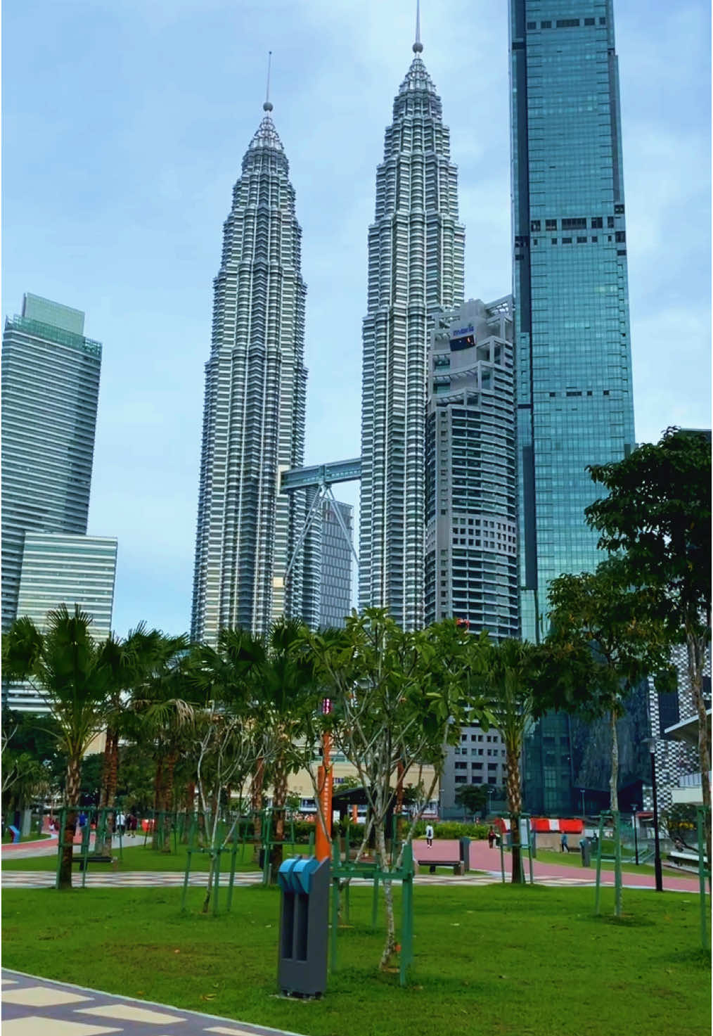 The New Track At KLCC Park 🏃‍♂️🏃‍♂️🏃‍♂️ #klcc_malaysia #klccpark #klccview #Running