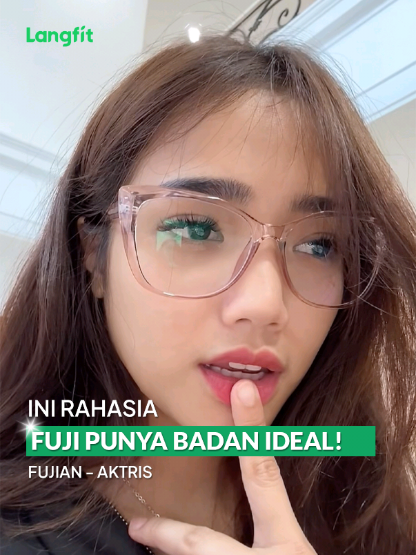 Bukan gym tiap hari, bukan diet ekstrim…🧐 Cukup rutin minum Langfit — minuman herbal alami dengan cuka apel, sari kurma, madu, chia seed & stevia. Bantu jaga pencernaan, bantu jaga bentuk tubuh dari dalam 🫶🏻 Gak ribet, Cuma tinggal minum❤️ Udah banyak yang buktiin. Kamu kapan? #langfit #langfitdetopro #kesehatanpencernaan #fuji #fujian #fujilangfit #pencernaansehat #atasisembelit #usussehat #herbal #alami #detoks #detokslangsungfit