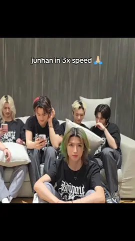 GERAKKK NAPA DEK 😭🫵🏼#we_are_all_heroes #xdinaryheroes #junhan #gaon #ode #gunil #jungsu #jooyeon 