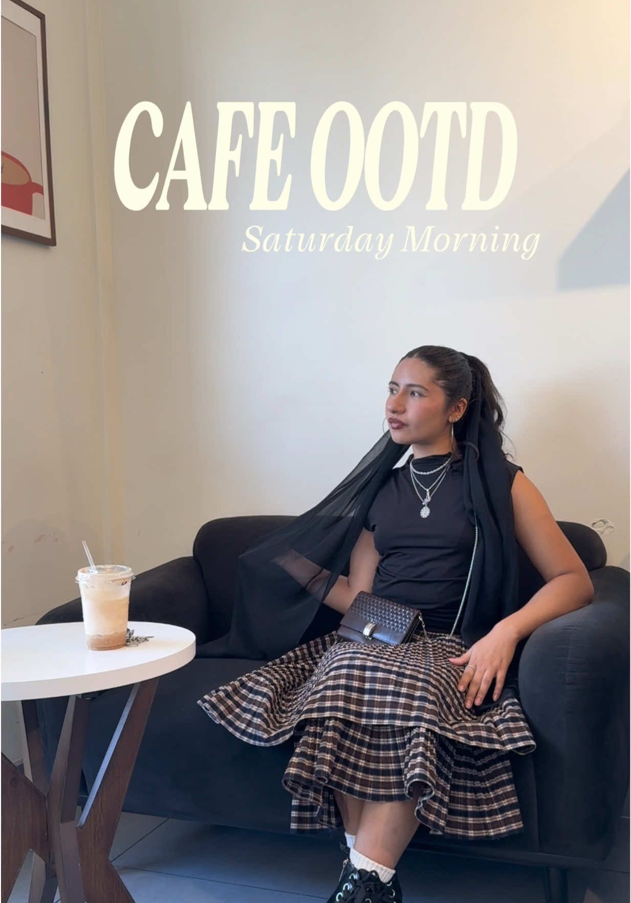 you & me.. cafe date? 💐  #cafeootd #OOTD #ootdinspo #outfitinspo #stylingideas #vintagefashion 