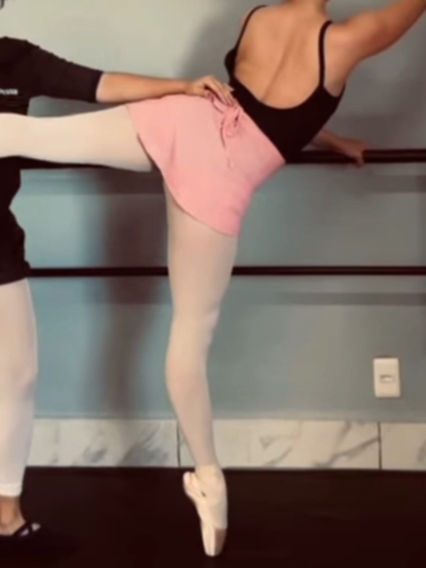 EU AMOOO aulas de ponta aos sábados ❤️❤️ com minha pontinha nova  #ballet #pontas #sapatilhadeponta #balletcore #balé #balletadulto #dança #dance #fyp #bloch 