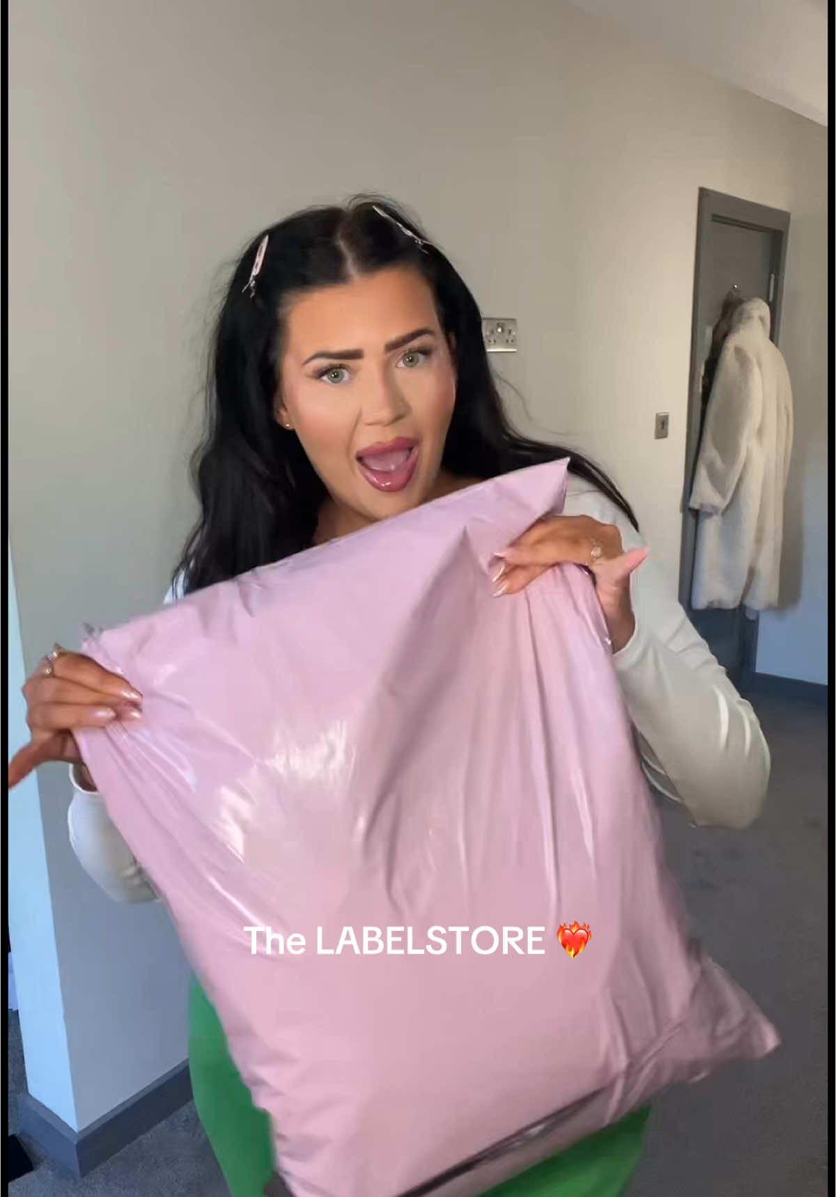An exciting parcel! Thank you so much @LABEL.STORE so grateful! Wait till you see these stunning items on girlies I’m obsessed!!can find them on TikTok and on insta - labelstore.org.uk #fashion #curvy #charity #coucoo #clothes 