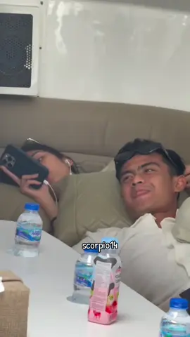 umi Abi ngga mau kalah sama pasutri muda yg satu ini 😫😭🥰🫶🏻#azizahsalsha #pratamaarhan #timnasindonesia #fypシ゚ 