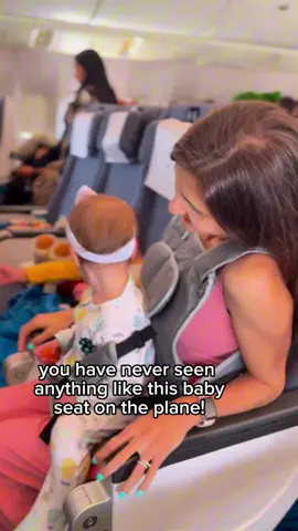 We were delighted when @SophieFamilyTravel agreed to test out the WriggleEase lap seat on her flight. How relaxed does she look sipping her drink whilst her little one is safe and comfortable on her lap? #toddlertravel #firstflight #babytravel #babytravelproducts #firstholiday #flyingwithababy #parenthack #traveltips 