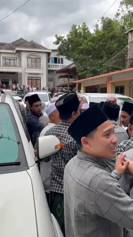 ngiring doa 🤲  keluarga caringin  #fy #storibalerombeng #fyppppppppppppppppppppppp #fypage #tiktok #viral #fyp 