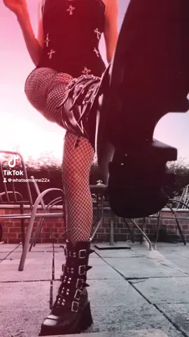 Please remain calm 🖤 #altgirl #altclothing #elderemo #altfashion #altgirlsoftiktok 