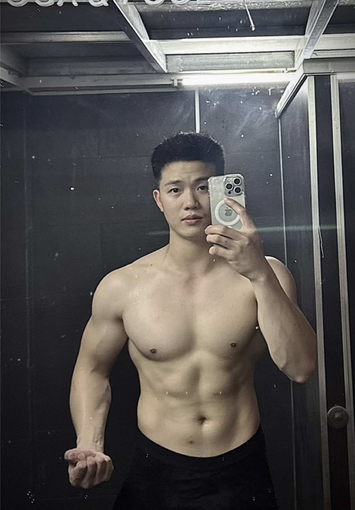 Đấy là còn toàn cheat gà vs lẩu nướng đấy 🦦 #xuhuong #foryou #fyp #body 