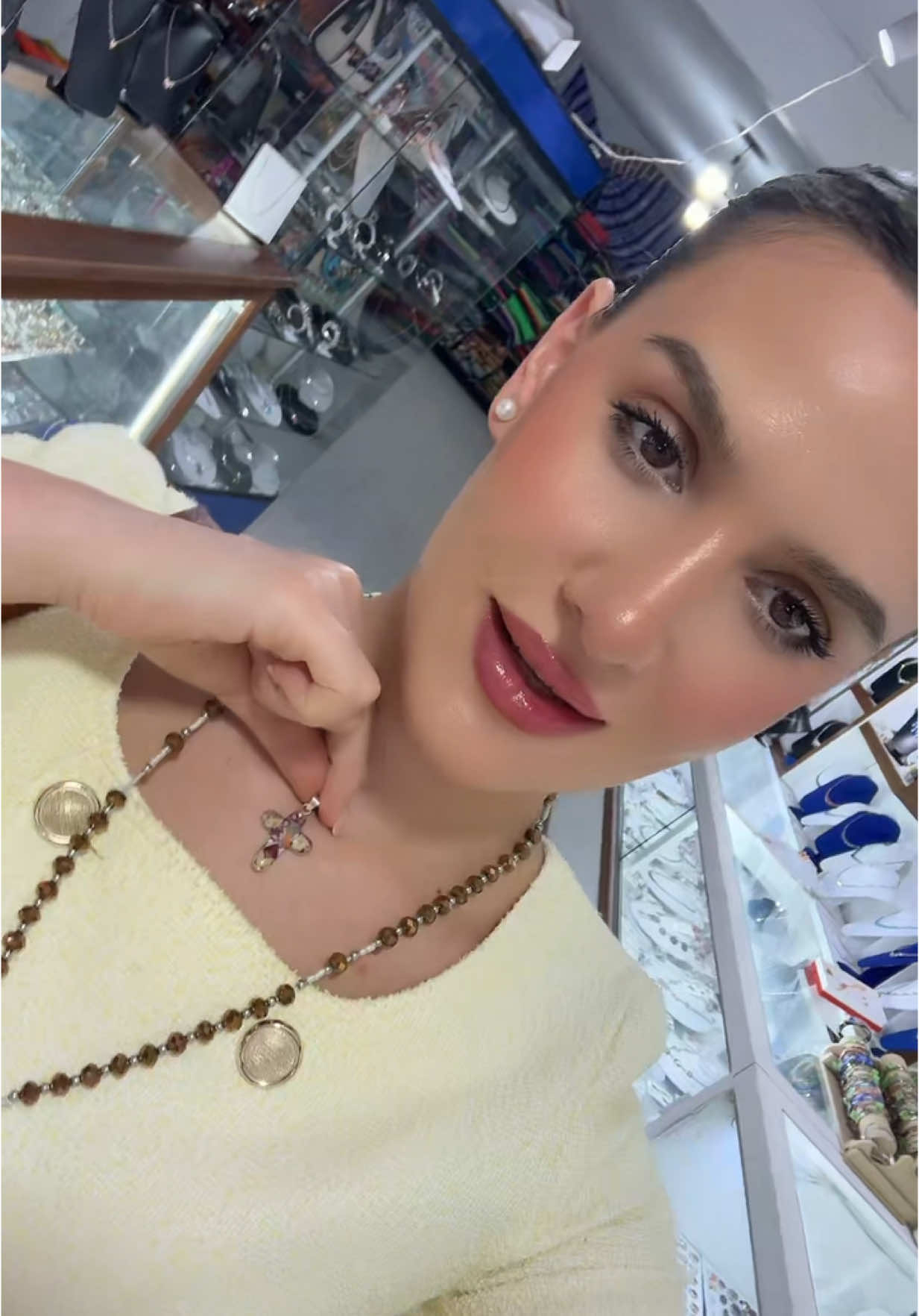 Nina in Mexico 🇲🇽 #jesus #jesuslovesyou #jesuscross #shqiptaretneperbote🇦🇱🌍 #ninasprayers #shqipetntiktok #gocatshqiptareneperbote🇦🇱🌍🇬🇷🇬🇧 #virginmary 