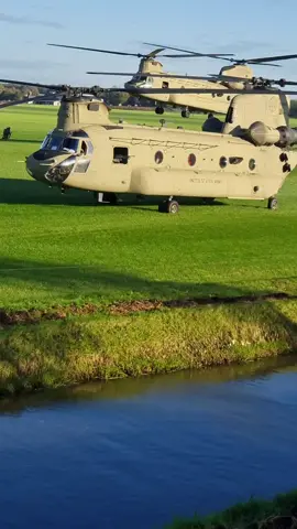 US Army Chinook Action ×2 #training #aviation #helicopter #hubschrauber #army #airforce #chinook #usarmy #exersice 