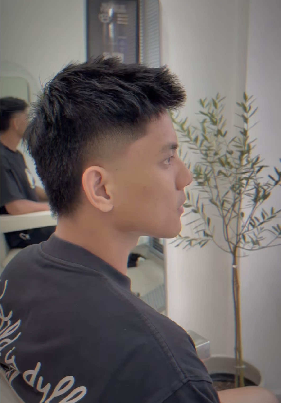 Ivy mix mullet mùa hè 🌞#xuhuong #fade #barberstudio #barber #ombarberstudio25 #xuhuong2025#traidep #fyp #tocdevuot #ivyleague #mullet #haircut 