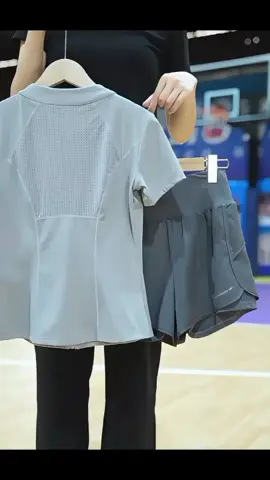 Celana pendek olahraga wanita 2in1, Elastis nyaman dipake seharian saat berolahraga 🦋✨  #olahraga #gym #GymTok #fy #fyppppppppppppppppppppppp 