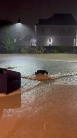 wyd in this situation?! #viral #flood #wtf