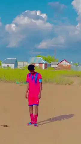 poll⚽️❤️‍🩹#CapCut #football #somalitiktok 