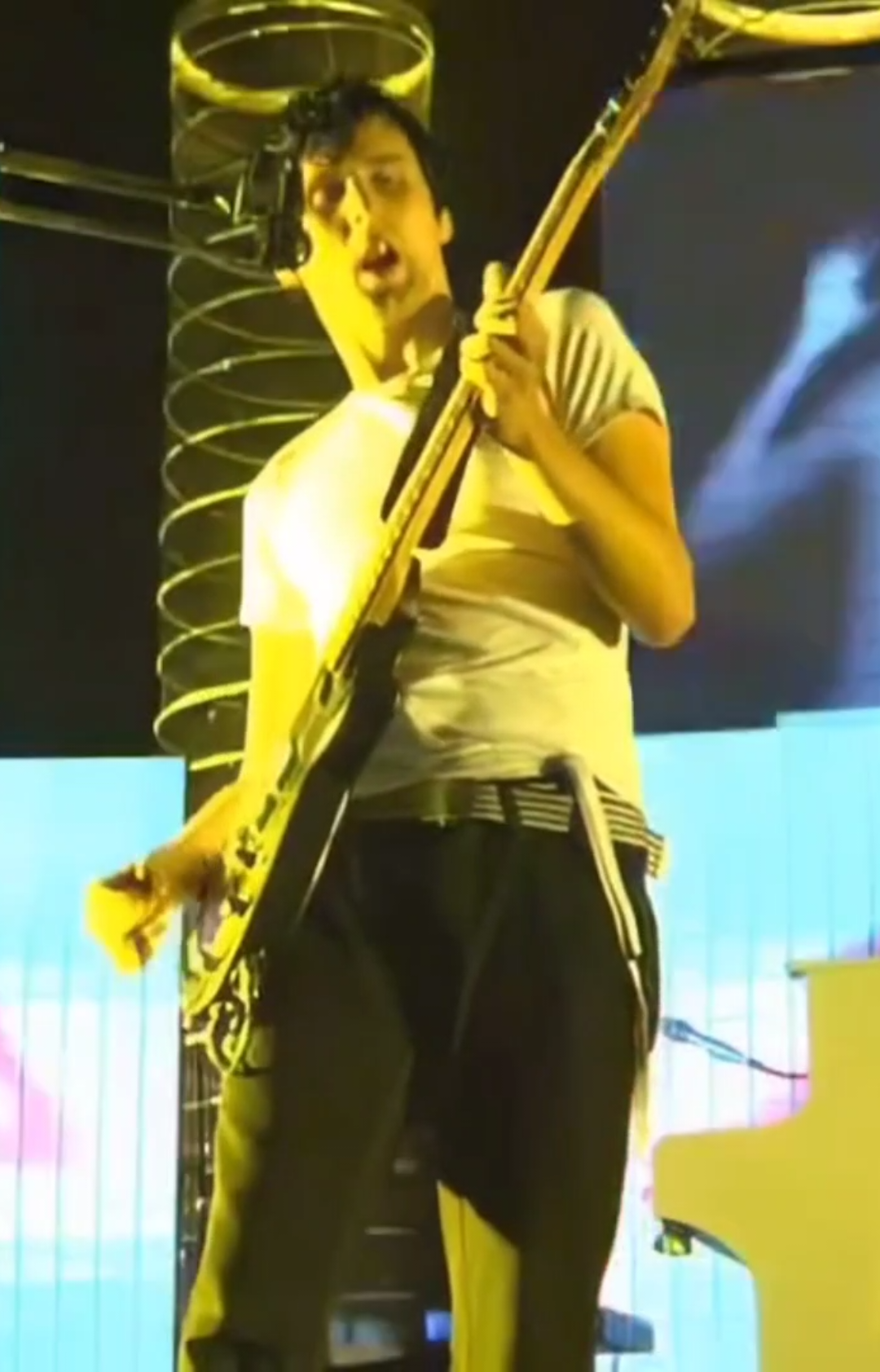 Muse - Invincible Live @ Reading Festival 2006 #muse #mattbellamy #matthewbellamy #domhoward #dominichoward #chriswolstenholme #muser #musefan #muselive #liveconcert #invincible #fyp #foryourpage #viral 