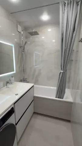 Обзор ванной комнаты и туалета 