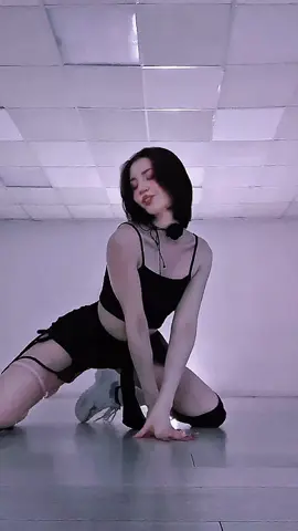 old trends > > >  #fantasize #arianagrande #fantasizedance #challenge #dance #foryou #fypシ @leenabi 